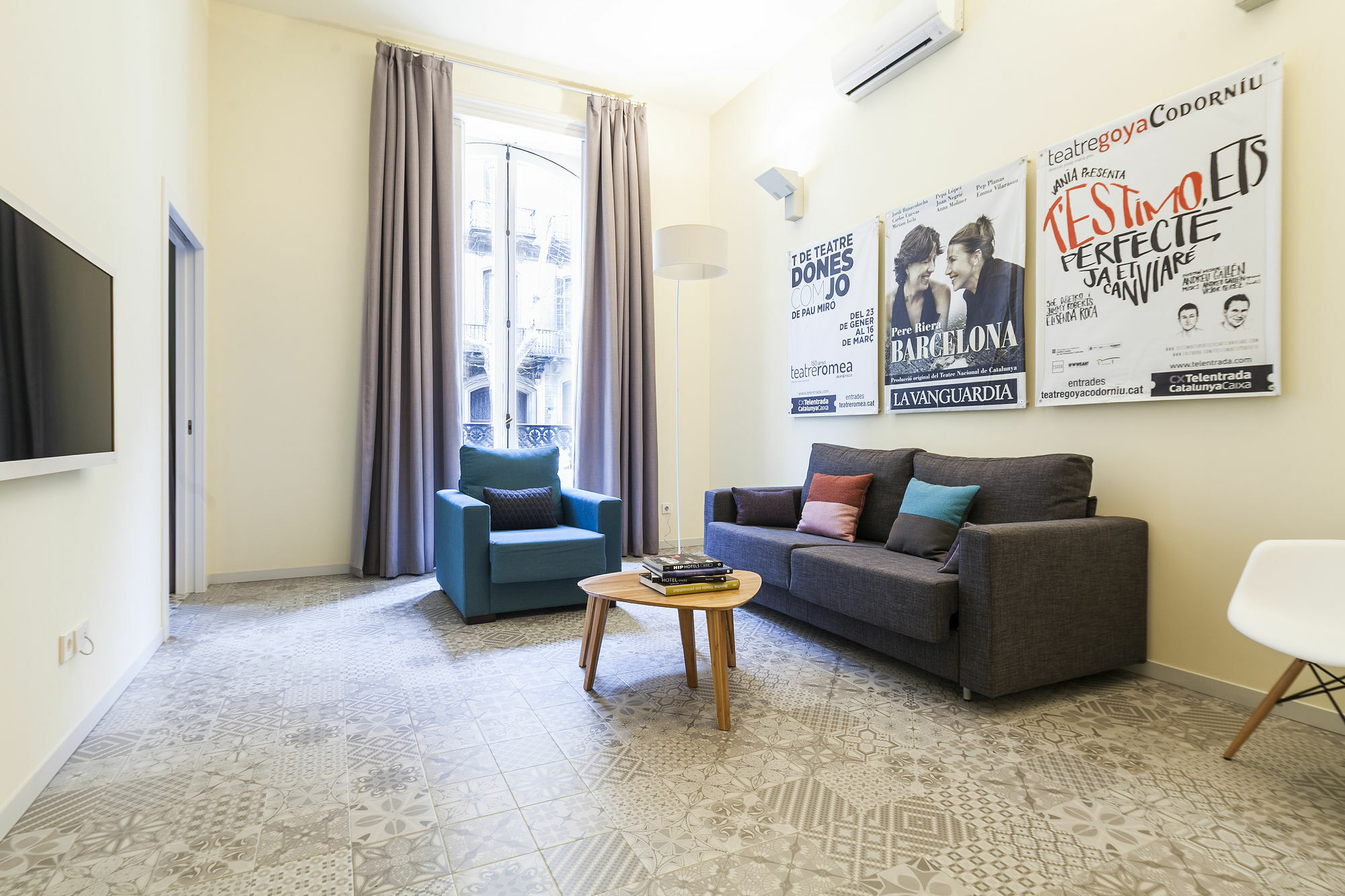 Uma Suites Pau Claris Барселона Екстер'єр фото